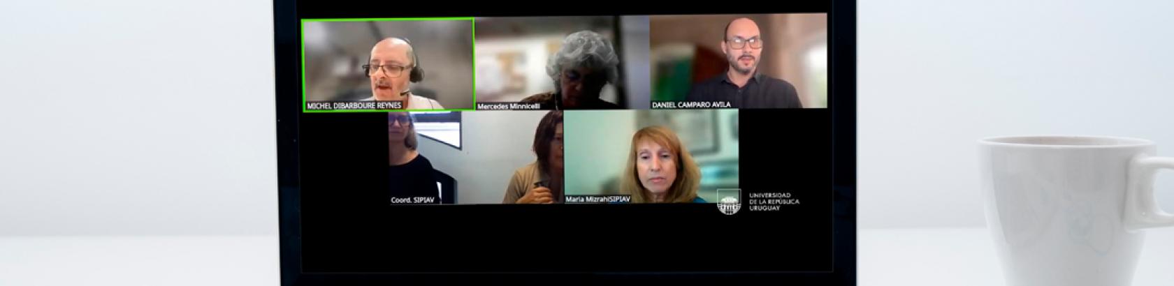 Fotografía de la pantalla de Zoom con los integrantes